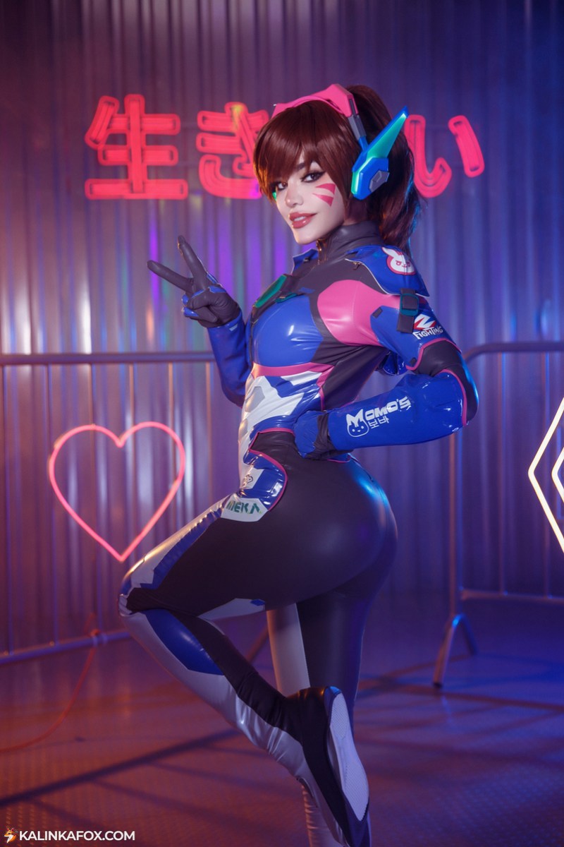 Overwatch - D.VA (Hana Song) Cosplay full body portrait