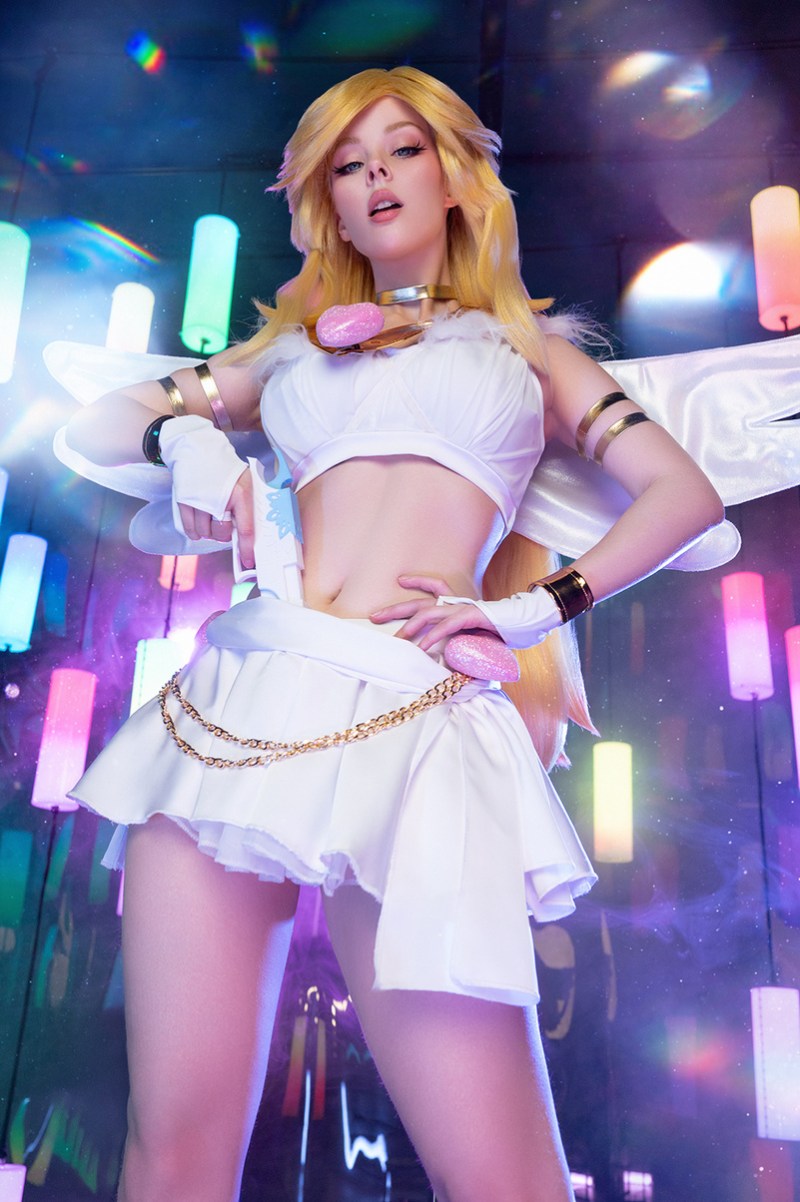 Panty & Stocking with Garterbelt - Panty Anarchy Cosplay full body portrait