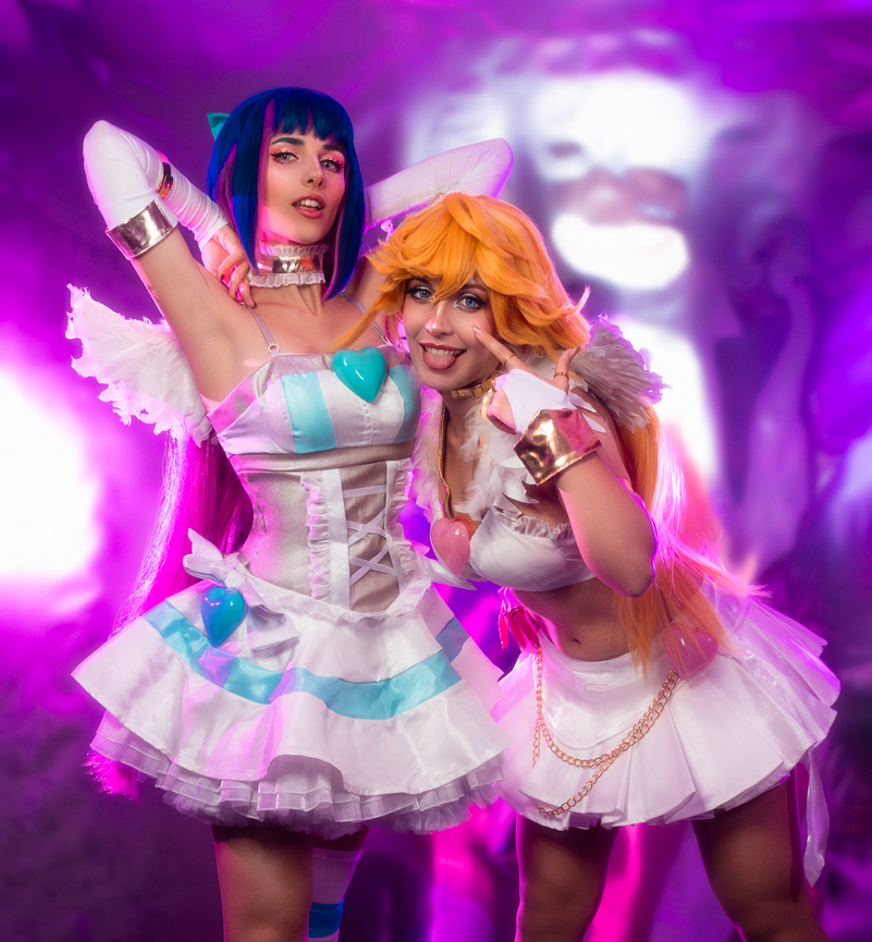 Panty & Stocking with Garterbelt - Panty Anarchy & Stocking Anarchy Cosplay full body portrait