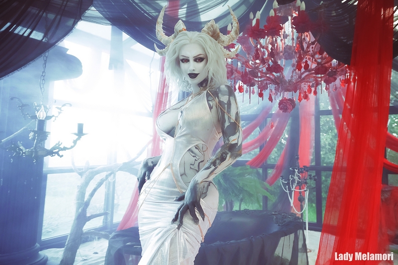 Queen of the Dead Original Vision Cosplay - intimate capture
