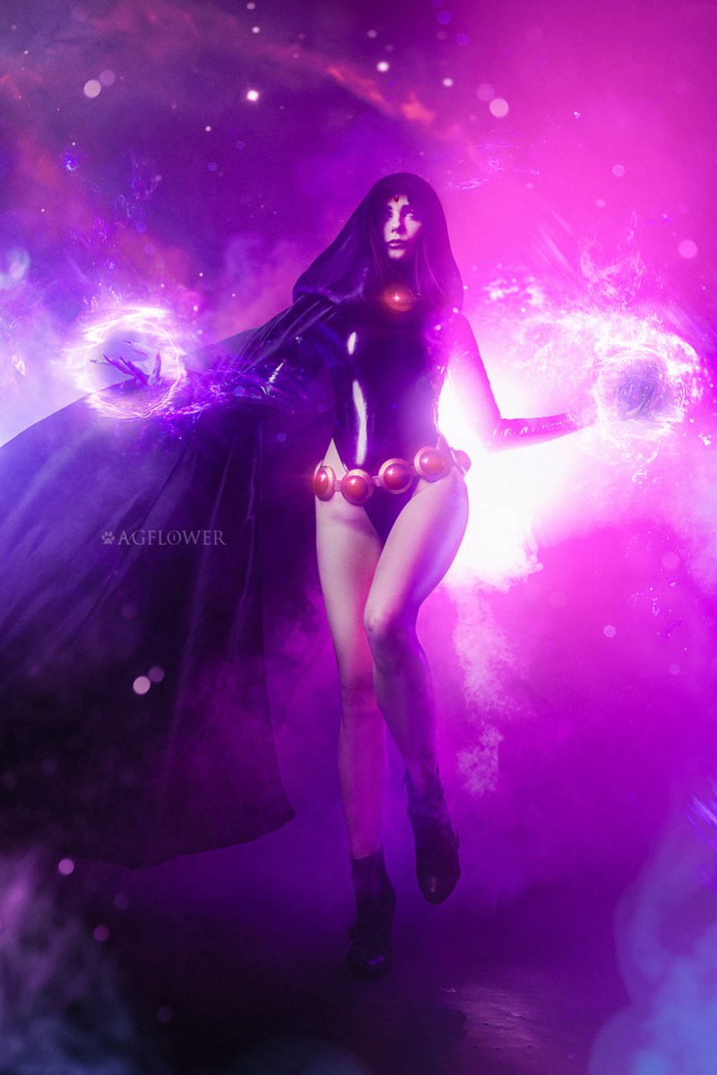 Teen Titans - Raven (Rachel Roth) Cosplay character portrait photography