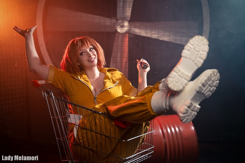 Teenage Mutant Ninja Turtles - April O Neil Cosplay character recreation portrait