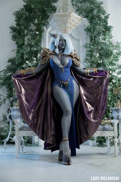 World of Warcraft - The Burning Crusade - Draenei (Mage) Cosplay