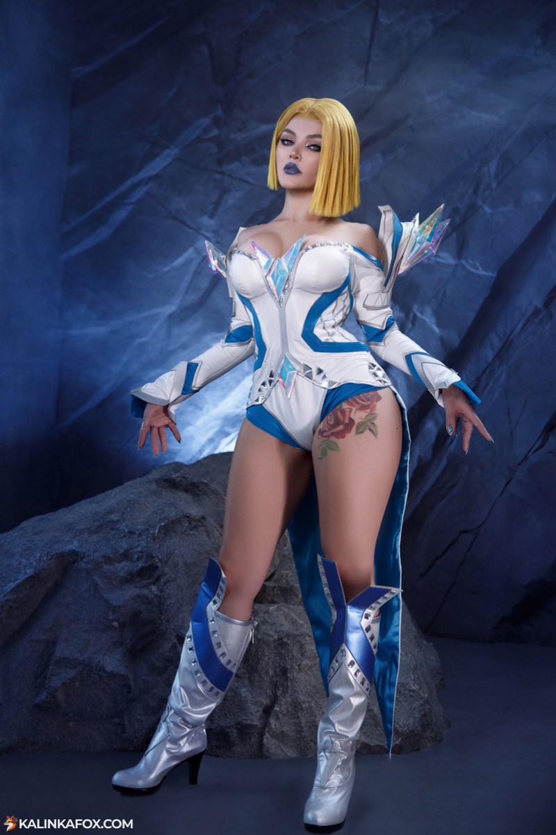 X-Men - Emma Grace Frost (White Queen) Cosplay full body portrait