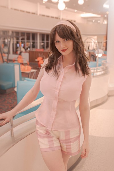 Companion - Iris Cosplay