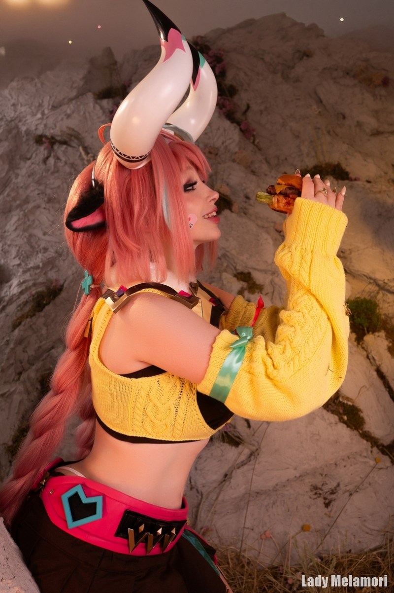 Genshin Impact Varesa Strength in Serenity Sugar Rush Cosplay 6