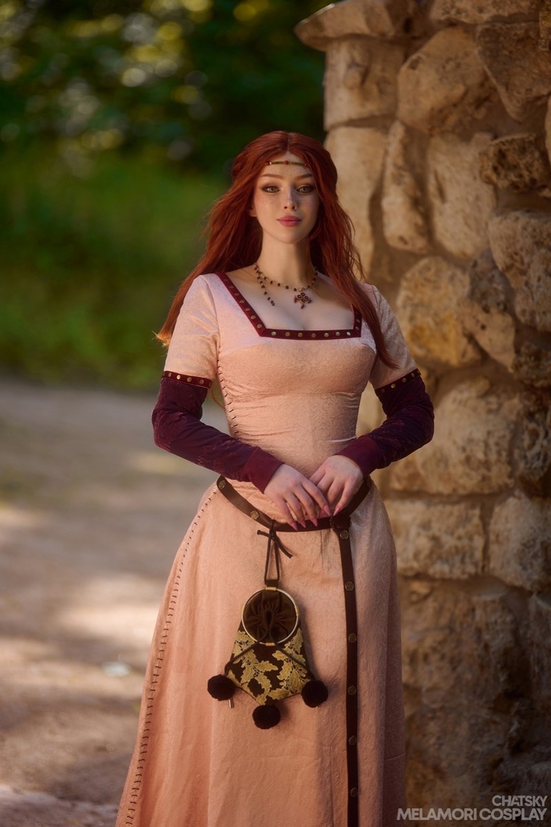 Kingdom Come - Deliverance 2 - Rosa Ruthard Cosplay - soft focus shot