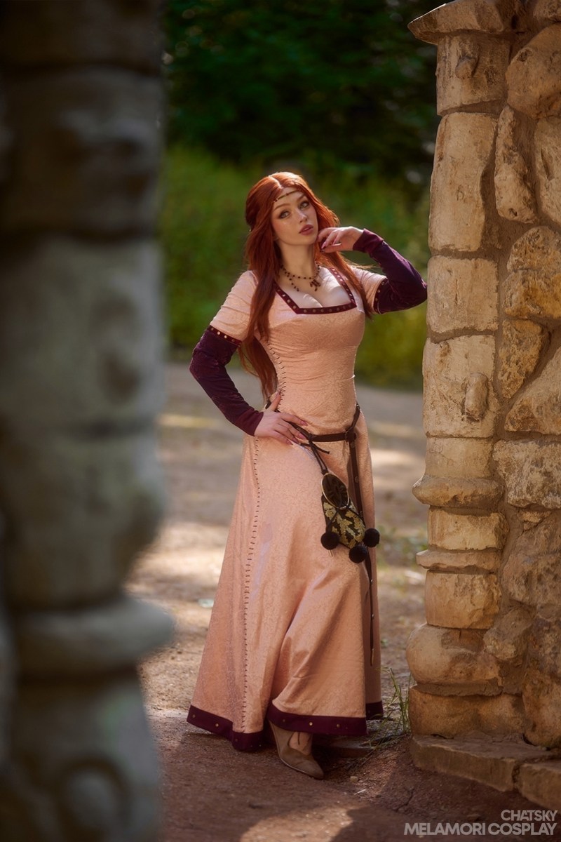 Kingdom Come - Deliverance 2 - Rosa Ruthard Cosplay - artistic framing