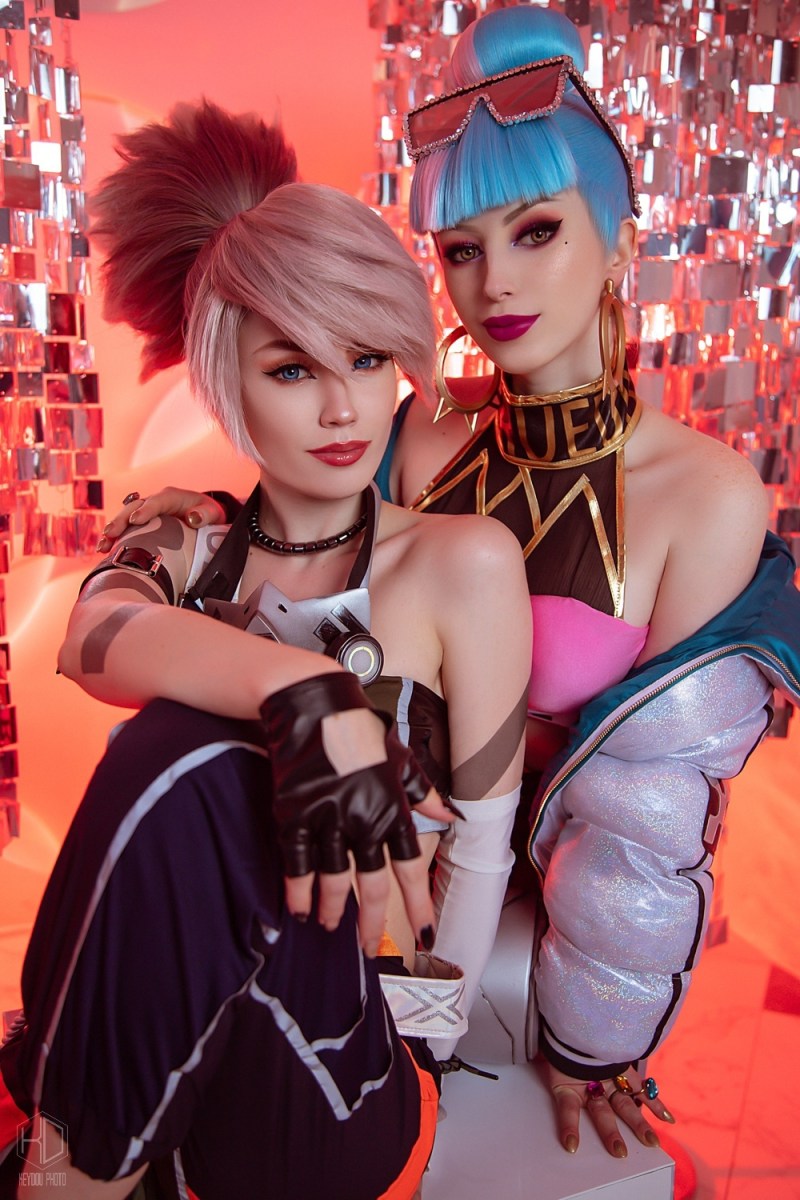 League of Legends - Akali Jhomen Tethi & Qiyana Yunalai Cosplay character costume portrait