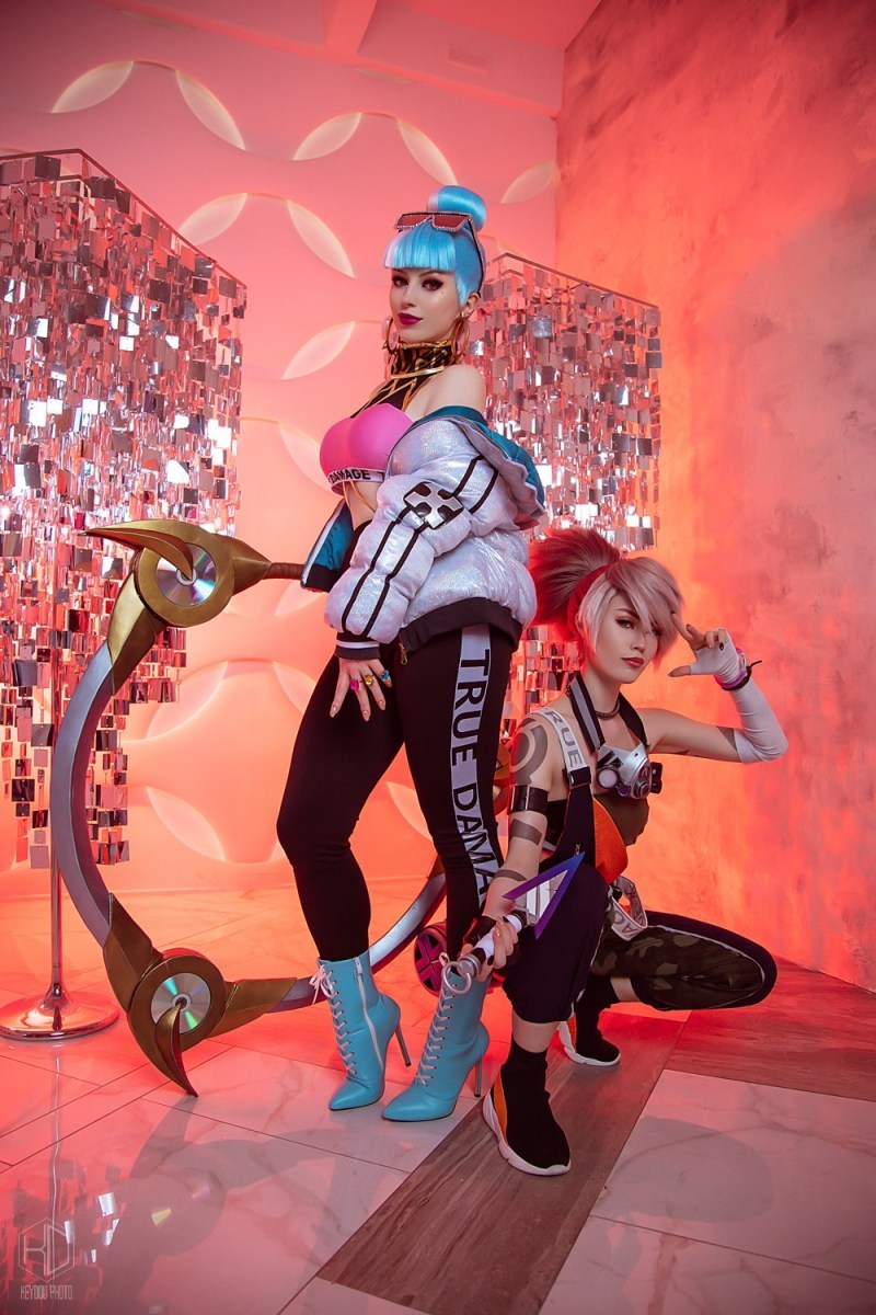 League of Legends - Akali Jhomen Tethi & Qiyana Yunalai Cosplay character recreation portrait