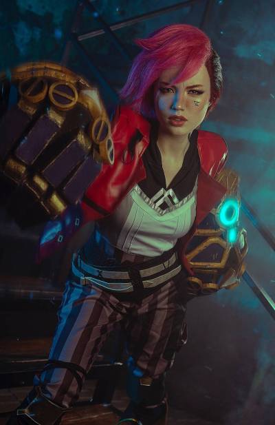 League of Legends - Vi (Violet) Cosplay