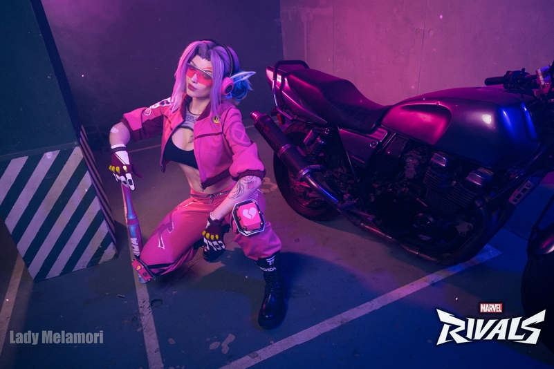 Marvel Rivals - Psylocke Cosplay character costume portrait