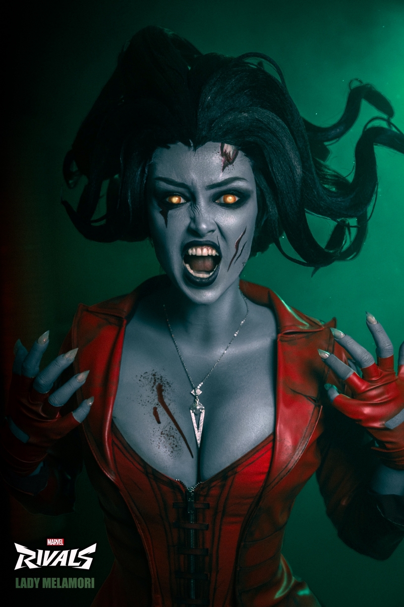 Marvel Rivals - Scarlet Witch (Wanda Maximoff) Cosplay costume showcase portrait