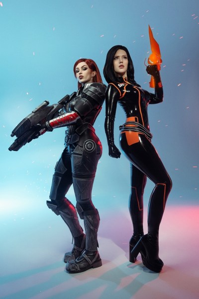 Mass Effect 3 - Jane Catherine Shepard & Miranda Lawson Cosplay