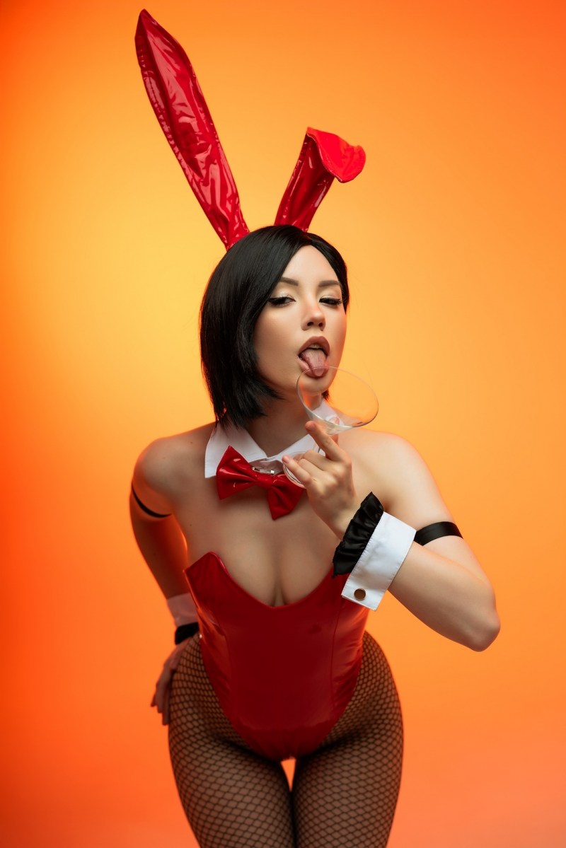 Resident Evil 4 - Ada Wong (Bunny) Cosplay full body character photo
