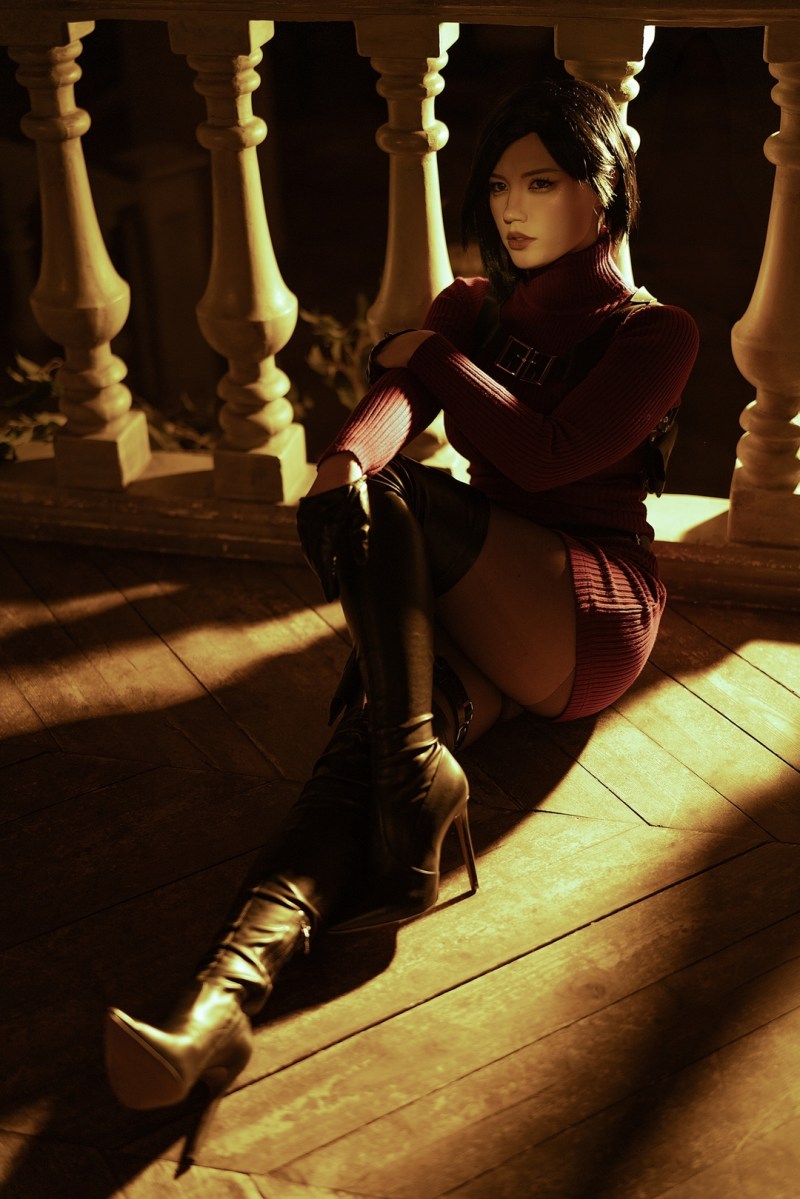 Resident Evil 4 - Ada Wong Cosplay full body portrait
