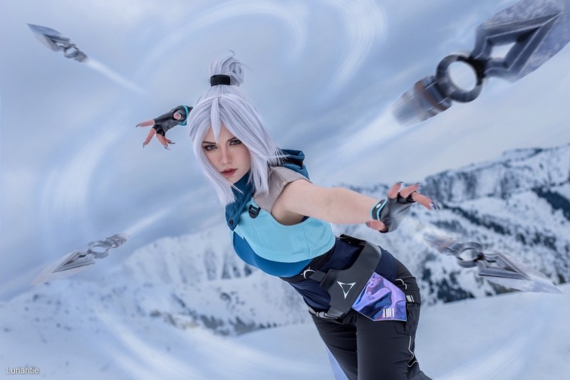 Valorant - Han Sunwoo (Jett) Cosplay full body character photo