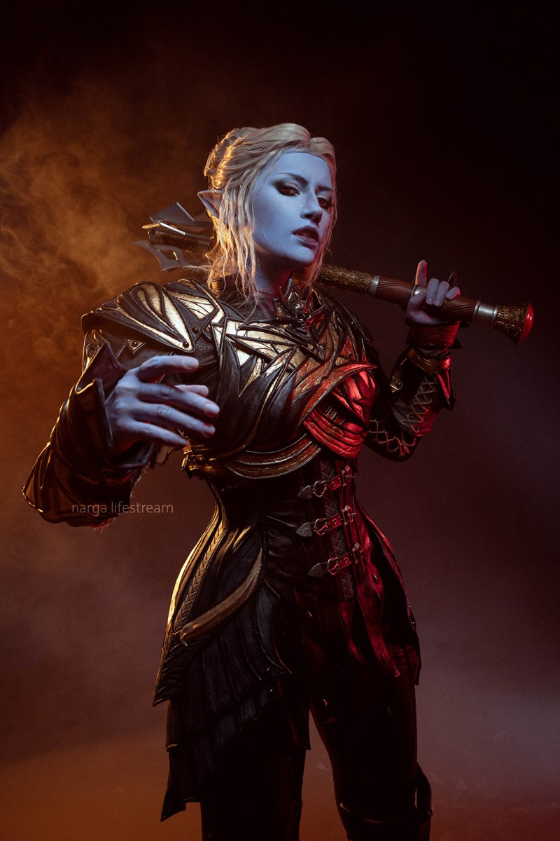 Baldurs Gate 3 - Minthara Baenre (Nightwarden) Cosplay - full length port. Baldurs Gate 3 - Minthara Baenre (Nightwarden) Cosplay - full length port.