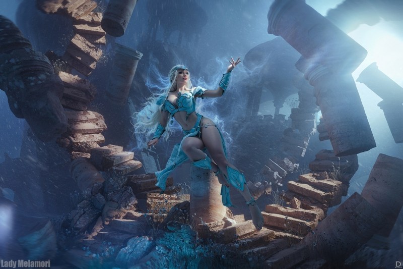 Baldurs Gate 3 - Selune (The Lady of Silver and the Moonmaiden) Cosplay - character analysis