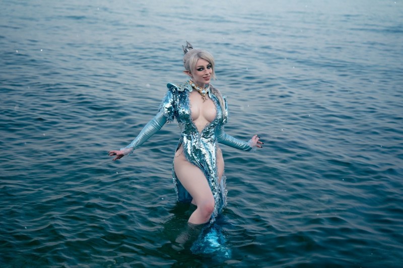 Baldurs Gate 3 - Shadowheart (Jenevelle Hallowleaf) Cosplay - costume focus