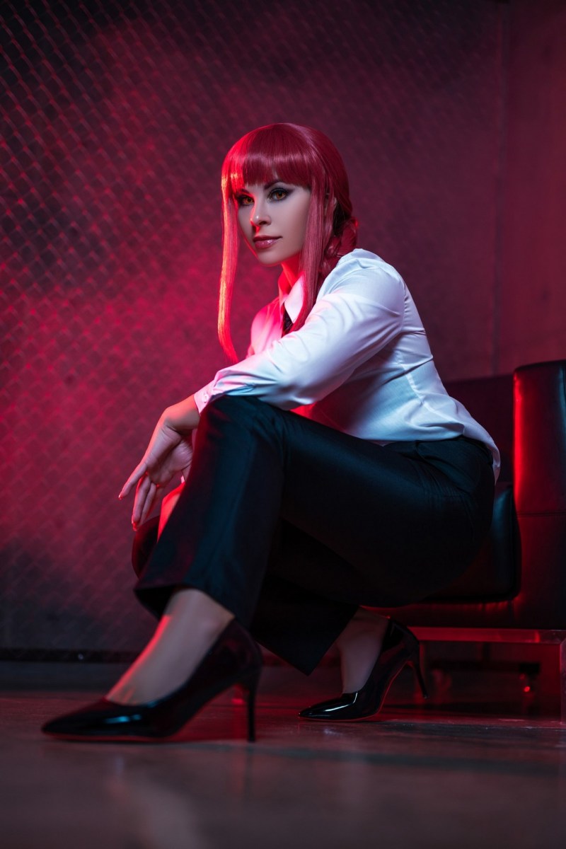 Chainsaw Man - Makima (Control Devil) Cosplay - cosplay study
