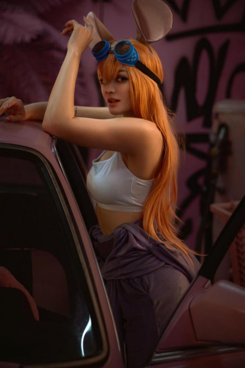 Chip n Dale Rescue Rangers - Gadget Hackwrench Cosplay - inspired capture