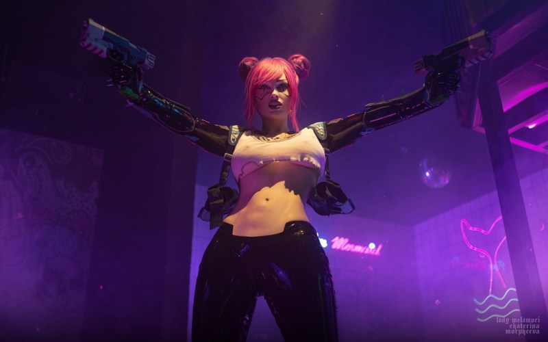 Cyberpunk 2077 - Rita Wheeler Cospay - focused costume photography