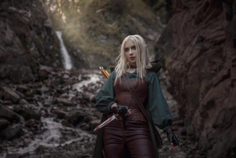 Dungeons &amp; Dragons - Rogue Cosplay - soft focus costume shot