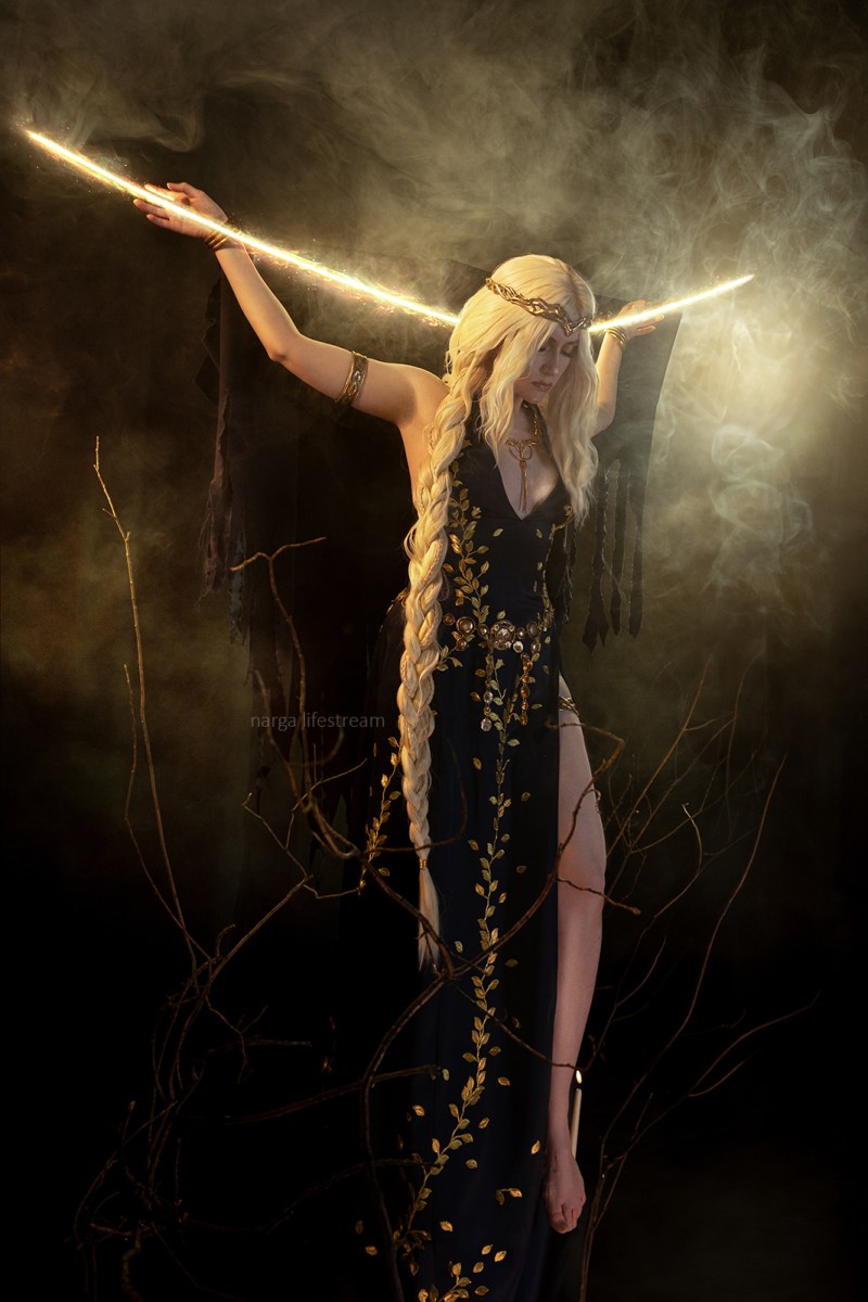 Elden Ring - Queen Marika the Eternal Cosplay - elegant capture