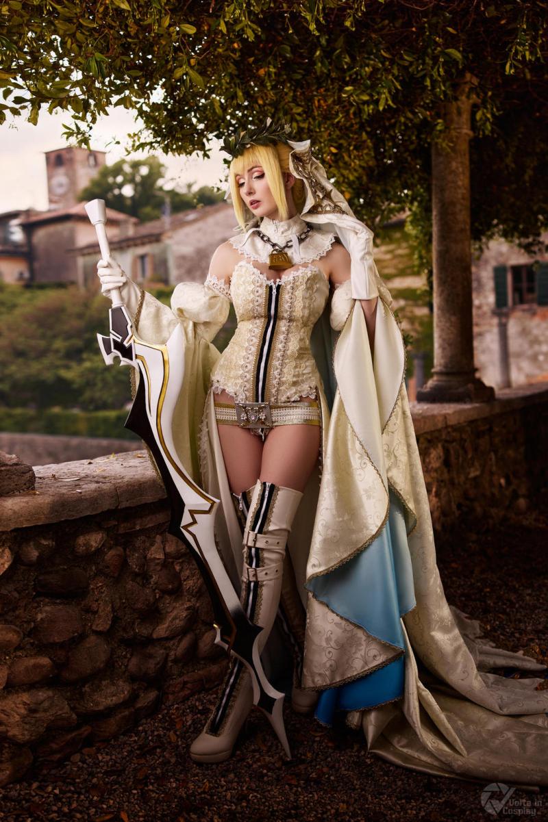 Fate Extra CCC - Nero Claudius (Saber Bride) (Emperor of Roses) Cosplay full body portrait