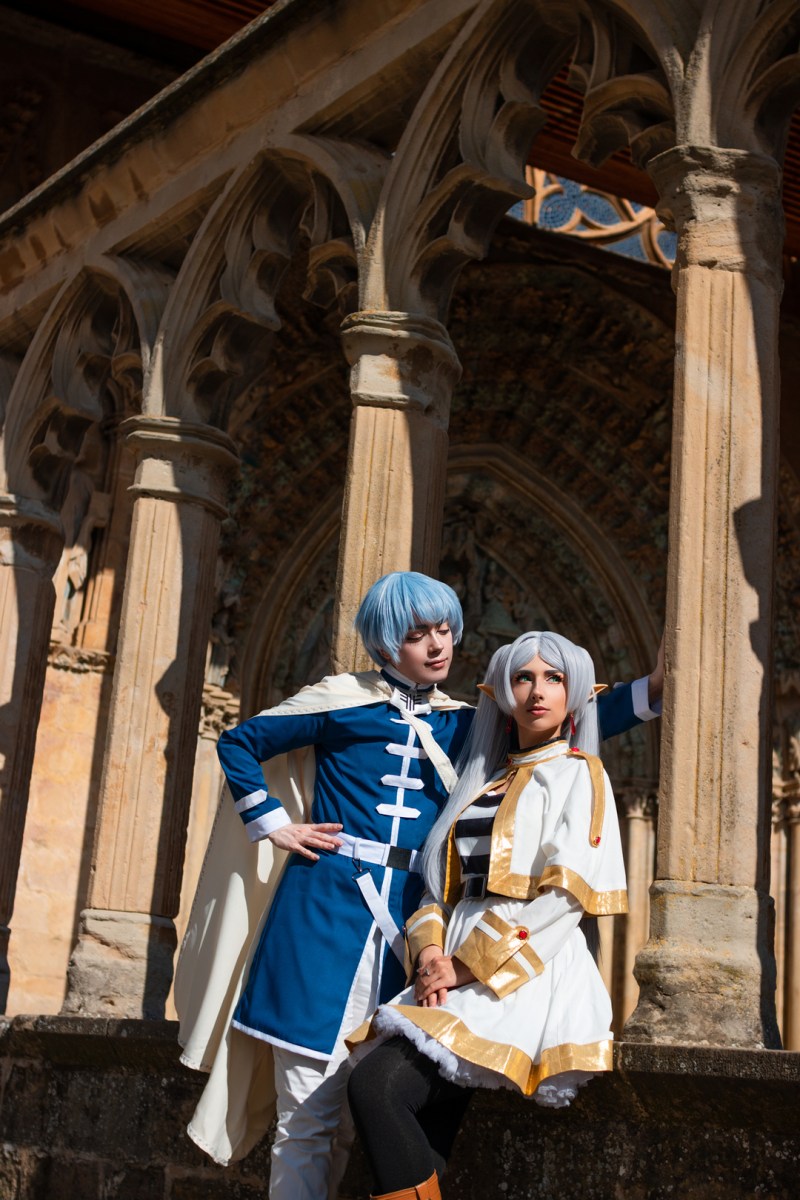 Frieren - Beyond Journeys End - Frieren &amp; Himmel Cosplay - full body port.