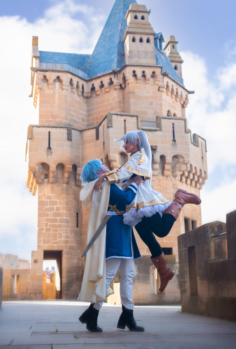 Frieren - Beyond Journeys End - Frieren &amp; Himmel Cosplay - portrait photo
