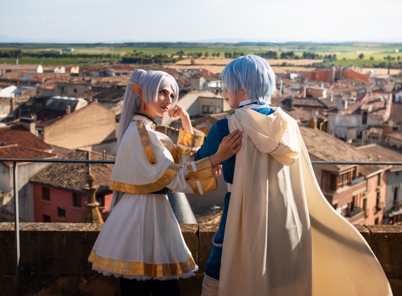 Frieren - Beyond Journeys End - Frieren &amp; Himmel Cosplay - costume portrait