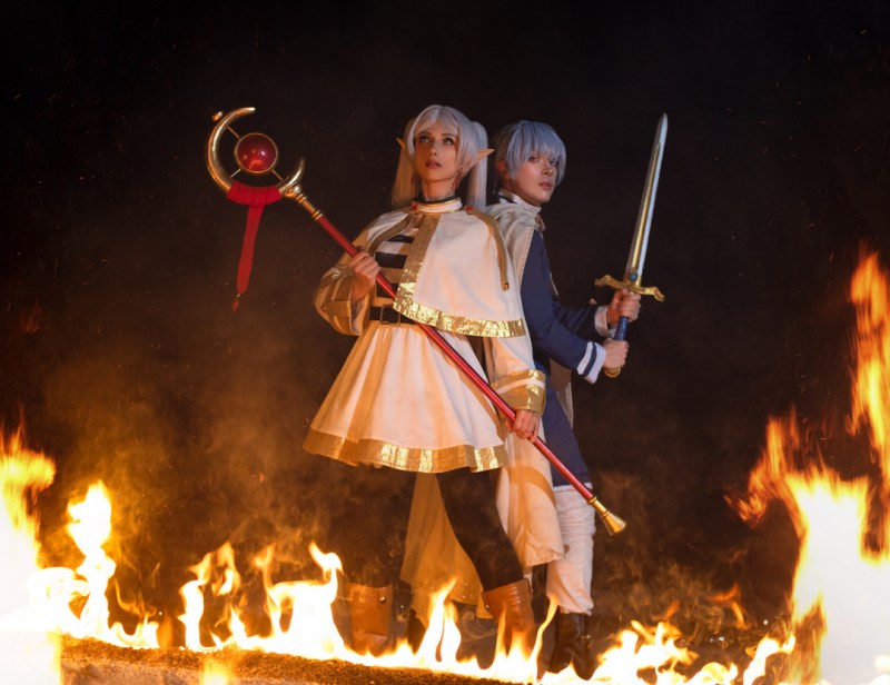 Frieren - Beyond Journeys End - Frieren & Himmel Cosplay character costume portrait