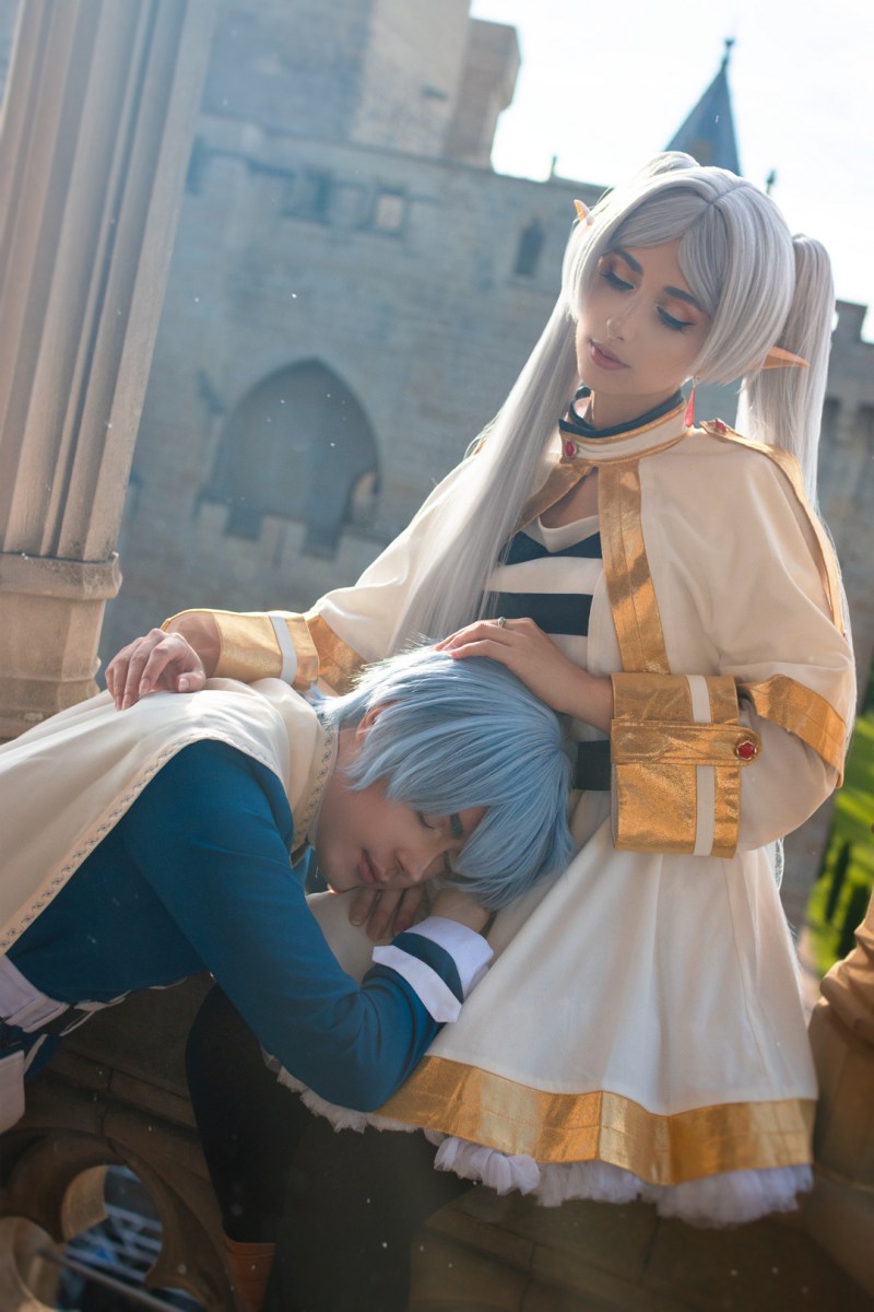 Frieren - Beyond Journeys End - Frieren &amp; Himmel Cosplay - full length photo