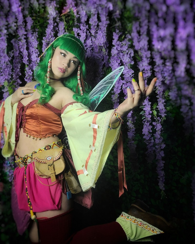 Grandia - Feena Cosplay full body portrait