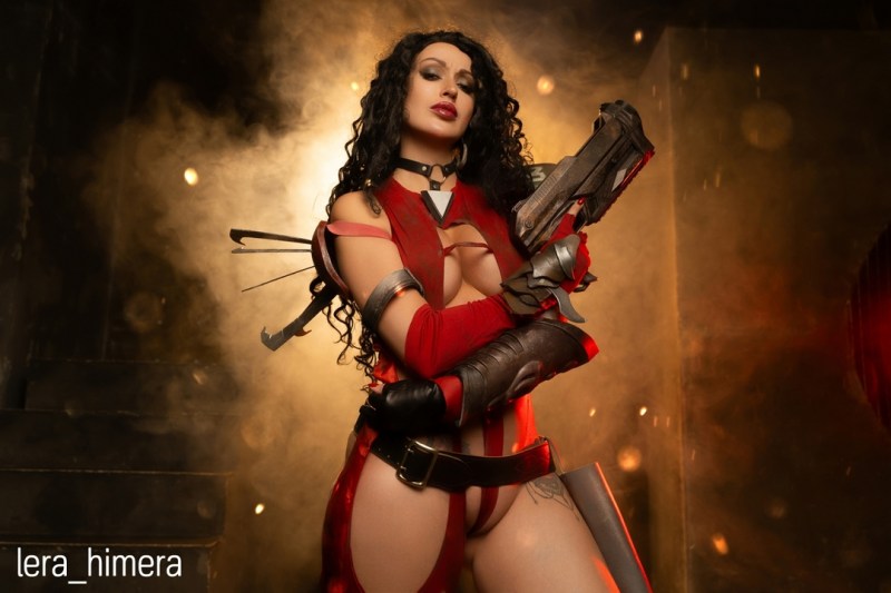 Heavy Metal - F.A.K.K. 2 - Julie Strain (Federation-Assigned Ketogenic Killzone) Cosplay full length photo