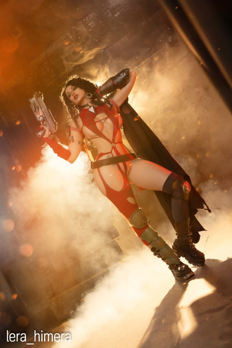 Heavy Metal - F.A.K.K. 2 - Julie Strain (Federation-Assigned Ketogenic Killzone) Cosplay character costume portrait