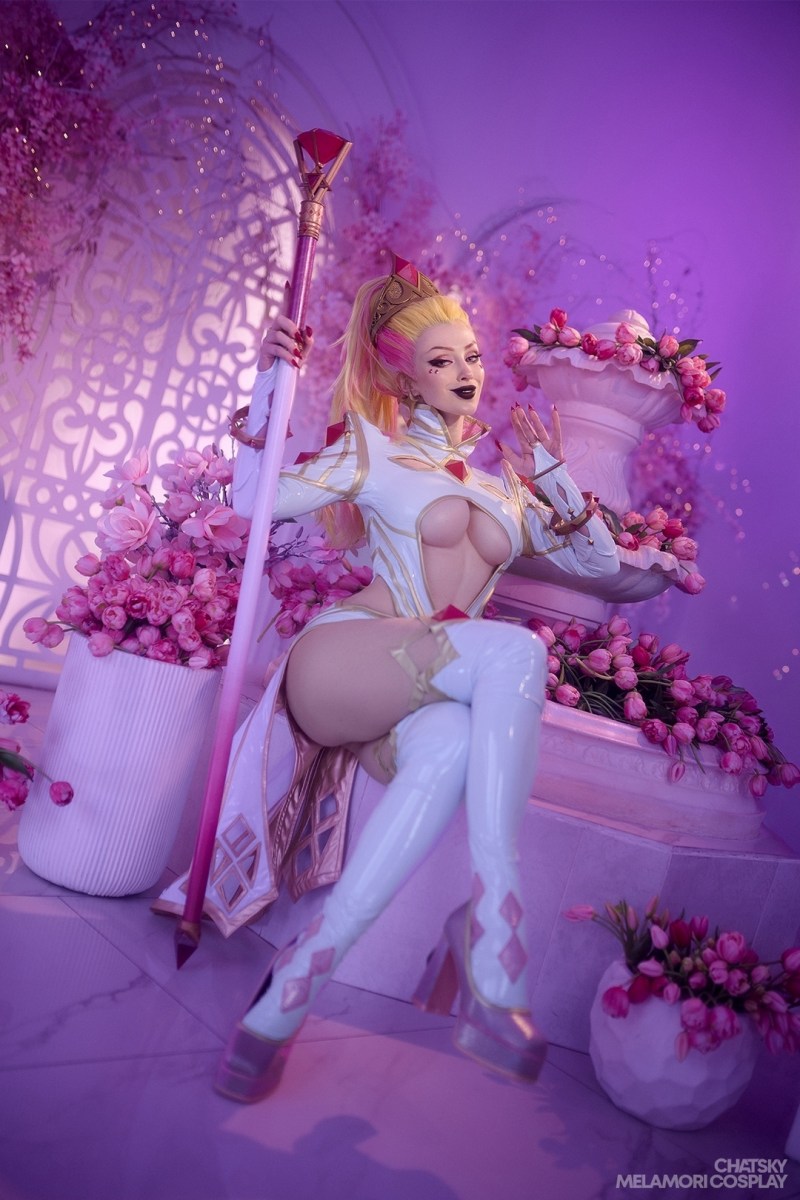 Marvel Rivals - Emma Grace Frost (White Queen) (Lingerie) Cosplay - suggestive shot