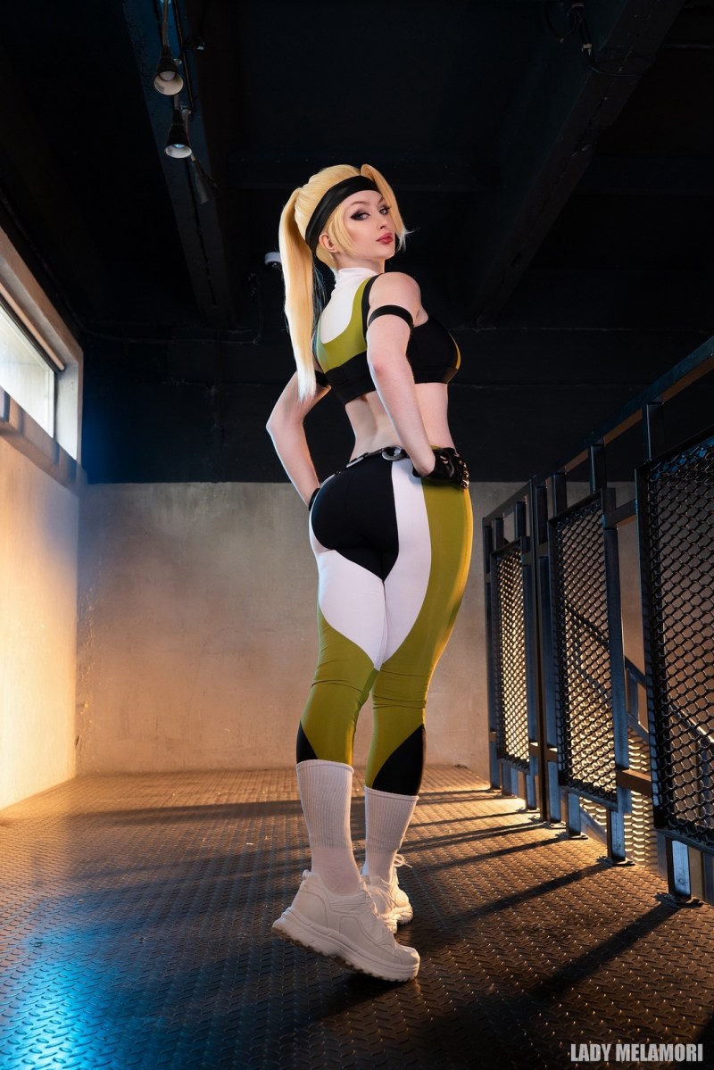 Mortal Kombat 1 - Sonya Amanda Blade Cosplay - full length port.