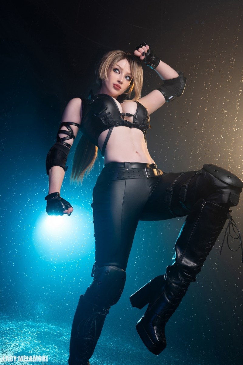 Mortal Kombat 9 - Sonya Blade Cosplay - light aesthetic photography