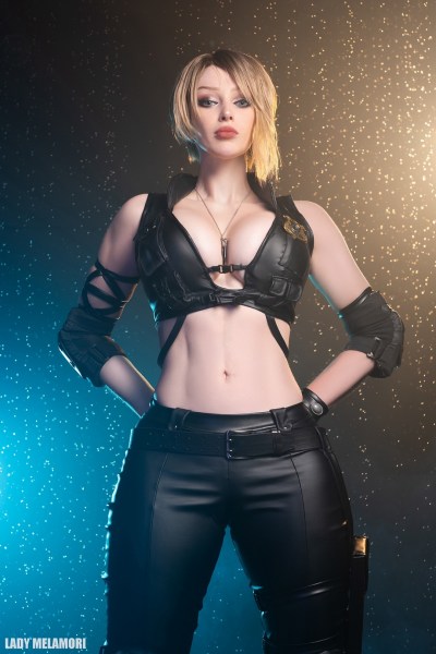 Mortal Kombat 9 - Sonya Blade Cosplay