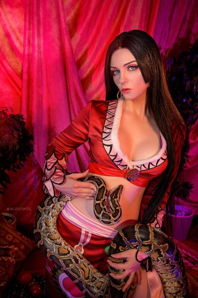 One Piece - Boa Hancock (Pirate Empress) Cosplay