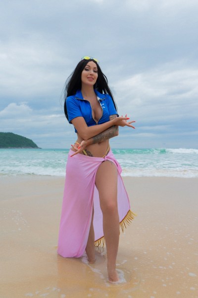 One Piece - Nico Robin Cosplay