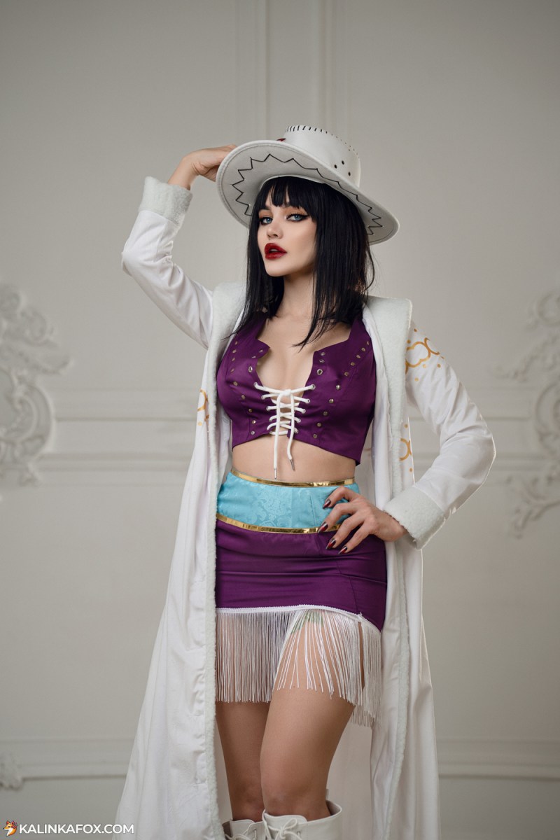 One Piece - Nico Robin Cosplay - refined costume study
