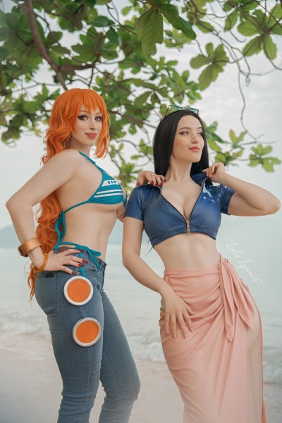 One Piece - Nico Robin & Nami Cosplay