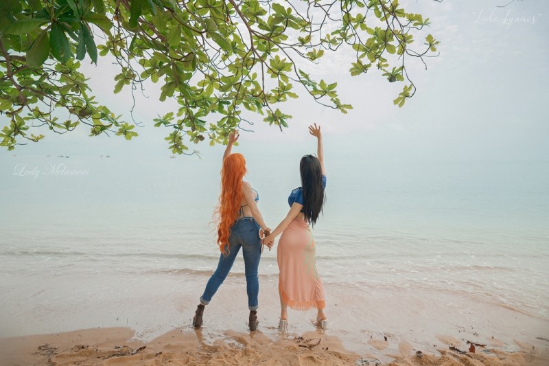One Piece - Nico Robin &amp; Nami Cosplay - inspired capture