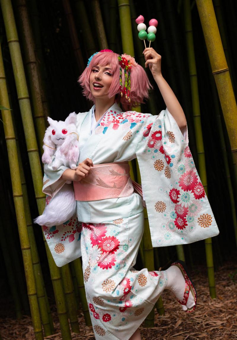 Puella Magi Madoka Magica (Madoka Magica) - Madoka Kaname Cosplay full body character photo
