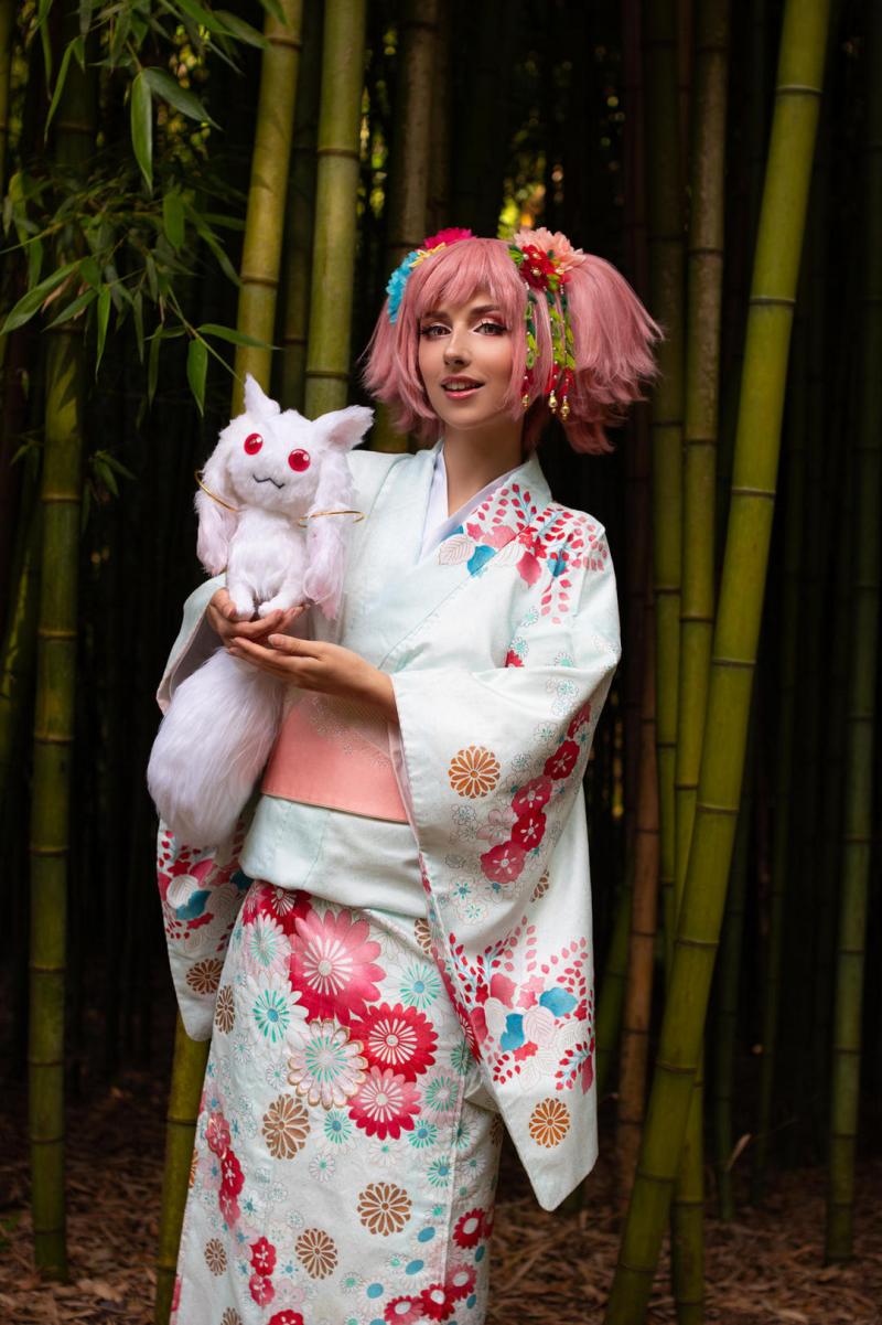 Puella Magi Madoka Magica (Madoka Magica) - Madoka Kaname Cosplay character recreation portrait