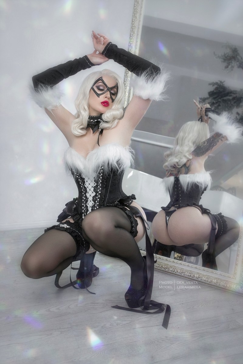 Spider-Man - Felicia Hardy (Black Cat) (Christmas) Cosplay character portrait photography